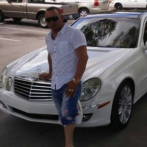 Meet your Posher, Carlos